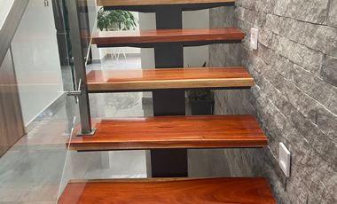 SE VENDE CASA REMODELADA EN CAMPOARAGON