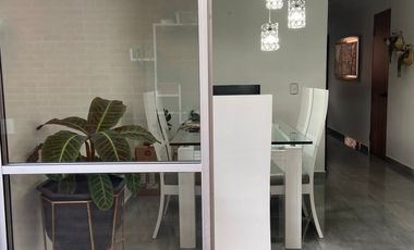 SE VENDE CASA REMODELADA EN CAMPOARAGON