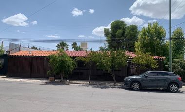 Se Vende Casa Residencial En Chihuahua, En Zona De San Felipe, de un piso