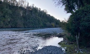 Casa a orilla del río Toltén a 18 kilómetros de Villarrica