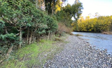 Casa a orilla del río Toltén a 18 kilómetros de Villarrica