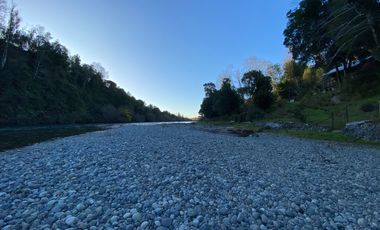 Casa a orilla del río Toltén a 18 kilómetros de Villarrica