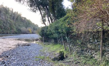 Casa a orilla del río Toltén a 18 kilómetros de Villarrica