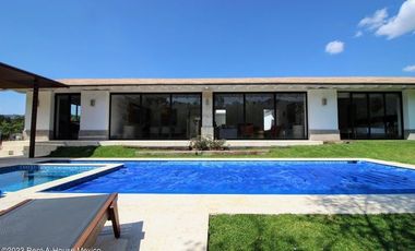 Casa en Rancho con alberca y amenities, Valle de Bravo, Edo. Mex.