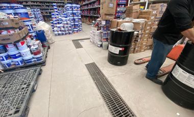 BODEGA EN VENTA CON OFICINAS ADMINISTRATIVAS