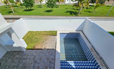 Casa con Alberca y Vista a la Laguna en el Fraccionamiento Lomas de la Rioja, Veracruz.  ▪️Venta: $3'550,000.00