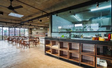 Resto dan ruang usaha 2 lantai di Jalan palagan ngaglik sleman yogyakarta