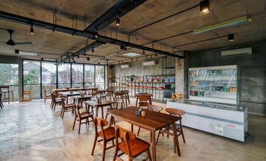 Resto dan ruang usaha 2 lantai di Jalan palagan ngaglik sleman yogyakarta