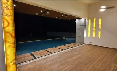 CASA EN VENTA EN FRACCIONAMIENTO LOMAS DE COCOYOC MORELOS