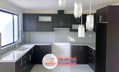 Moderna Casa a Estrenar en Venta / Ricaurte / Cuenca (C903)