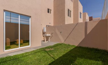 Casa en Venta en condominio con alberca en Emiliano Zapata Morelos