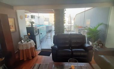 Se vende Dpto Dúplex, 253 m2, Chacarilla, 3 dorms, 4 baños, Terraza, 1 Estac.
