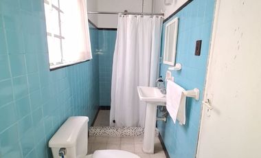 SE VENDE CASA CON USO DE SUELO COMERCIAL COLONIA AGRICULTURA TACUBA MIGUEL HIDALGO.