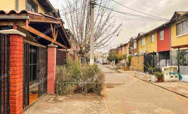 SE ARRIENDA CASA 2D + 1B, EN PASAJE, QUILICURA