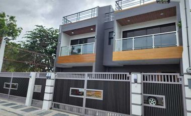 4Bedrooms Elegant House For Sale with Overlooking View