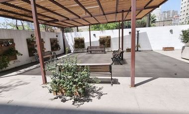 ARRIENDO DEPTO DUPLEX 2D/2B ESTACIONAMIENTO Y BODEGA CERCA DE METRO