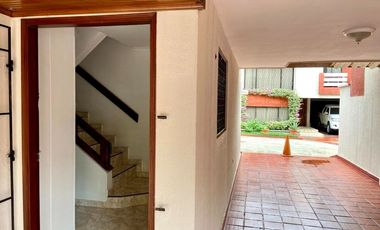 Casa en arriendo en Villa Country.