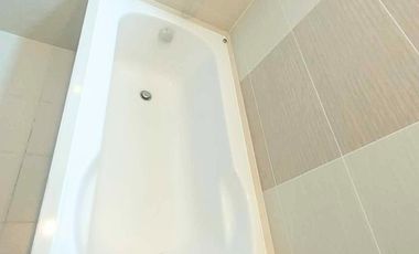 【RUSH SALE! 】1BR for Sale at 8 Newtown Boulevard in Mactan, Lapu-Lapu City, Cebu