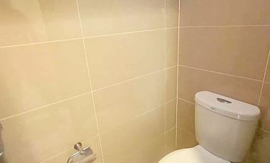 【RUSH SALE! 】1BR for Sale at 8 Newtown Boulevard in Mactan, Lapu-Lapu City, Cebu