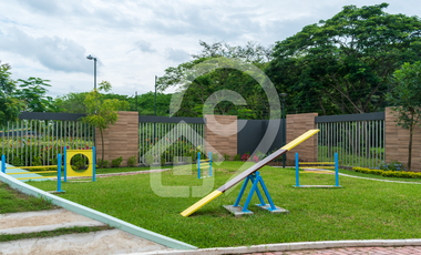 Terrenos en Venta en Urbanización Arboleia, Machala, Ecuador