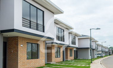 Terrenos en Venta en Urbanización Arboleia, Machala, Ecuador