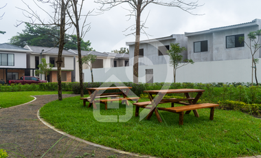 Terrenos en Venta en Urbanización Arboleia, Machala, Ecuador