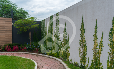 Terrenos en Venta en Urbanización Arboleia, Machala, Ecuador