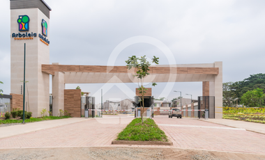 Terrenos en Venta en Urbanización Arboleia, Machala, Ecuador