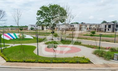 Terrenos en Venta en Urbanización Arboleia, Machala, Ecuador