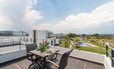 CASA EN VENTA EN XOCHITEPEC, MORELOS; MEX. 3 RECÁMARAS, ALBERCA, CANCHAS DE PÁDEL, TENIS, FÚTBOL.