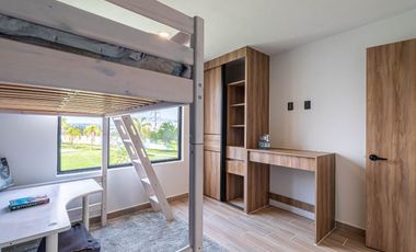 CASA EN VENTA EN XOCHITEPEC, MORELOS; MEX. 3 RECÁMARAS, ALBERCA, CANCHAS DE PÁDEL, TENIS, FÚTBOL.