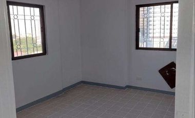 FOR SALE 3BR CONDOMINIUM: MOVE-IN READY! CLASSY WHITE!