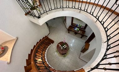 Hermosa Casa enVenta en Mar de Ross, Lomas del Country
