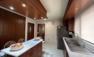 Hermosa Casa enVenta en Mar de Ross, Lomas del Country