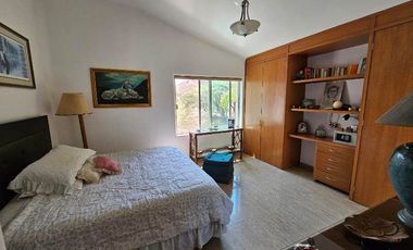 Las Cañadas Amplia Casa en Venta con Hermosa Variedad de Plantas