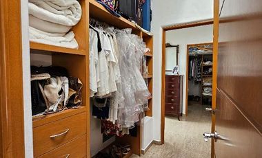 Las Cañadas Amplia Casa en Venta con Hermosa Variedad de Plantas