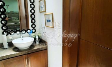 CASA EN VENTA EN VENTA, CAÑADA DEL REFUGIO NORTE, León, Gto; 5 REC. ALBERCA.