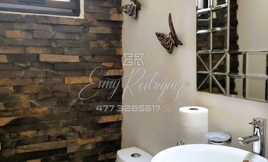 CASA EN VENTA EN VENTA, CAÑADA DEL REFUGIO NORTE, León, Gto; 5 REC. ALBERCA.