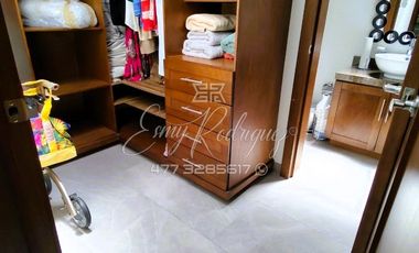 CASA EN VENTA EN VENTA, CAÑADA DEL REFUGIO NORTE, León, Gto; 5 REC. ALBERCA.
