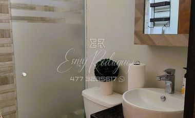 CASA EN VENTA EN VENTA, CAÑADA DEL REFUGIO NORTE, León, Gto; 5 REC. ALBERCA.