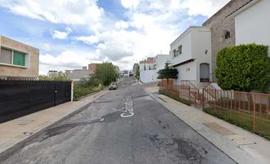 Atención Inversionistas!! Venta de Casa en Remate Bancario, Col. Lomas del Tecnológico, San Luis Potosi.