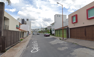 Atención Inversionistas!! Venta de Casa en Remate Bancario, Col. Lomas del Tecnológico, San Luis Potosi.