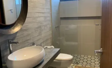 ESPECTACULAR CASA DE CAMPO EN CONDOMINIO CERRADO EN QUILMANA CON DOS BOXES DE CABALLOS