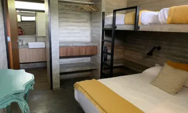 ESPECTACULAR CASA DE CAMPO EN CONDOMINIO CERRADO EN QUILMANA CON DOS BOXES DE CABALLOS