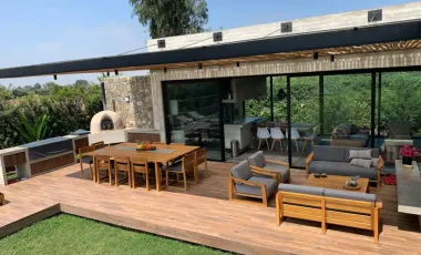 ESPECTACULAR CASA DE CAMPO EN CONDOMINIO CERRADO EN QUILMANA CON DOS BOXES DE CABALLOS