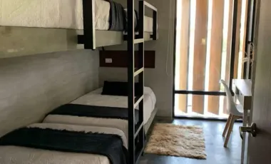 ESPECTACULAR CASA DE CAMPO EN CONDOMINIO CERRADO EN QUILMANA CON DOS BOXES DE CABALLOS