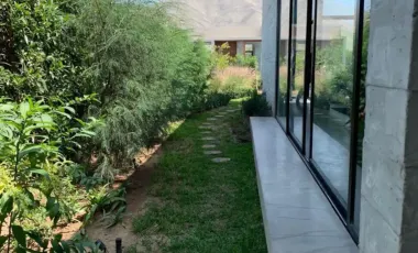 ESPECTACULAR CASA DE CAMPO EN CONDOMINIO CERRADO EN QUILMANA CON DOS BOXES DE CABALLOS