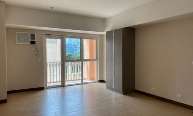 studio unit condo for sale St. mark residences in mckinley hill taguig ready for occupancy and rent to own