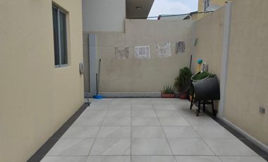 Casa amoblada de alquiler en la Urbanización La Joya, 3 dormitorios.