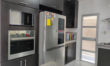 Casa amoblada de alquiler en la Urbanización La Joya, 3 dormitorios.